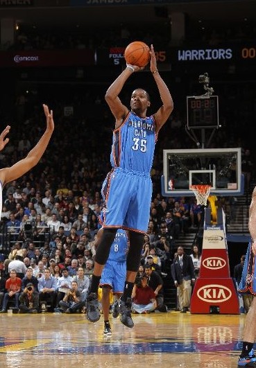 本·西蒙斯向快船索要800万合同遭群嘲！球迷怒斥“没自知之明”